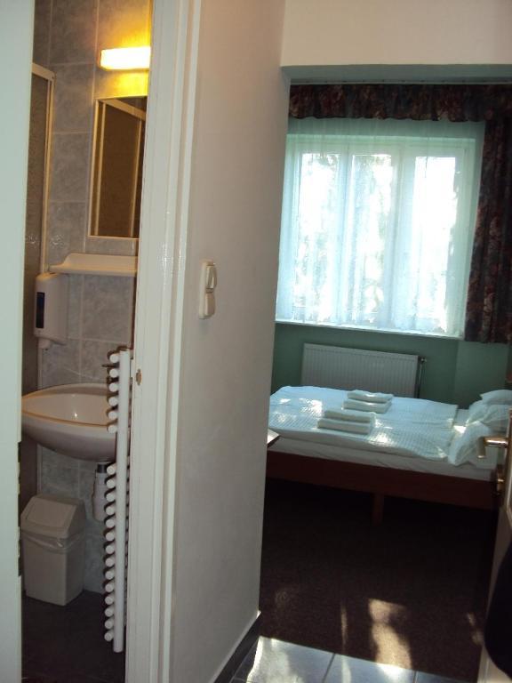 Fuezi Panzio Bed and Breakfast Sopron Kamer foto