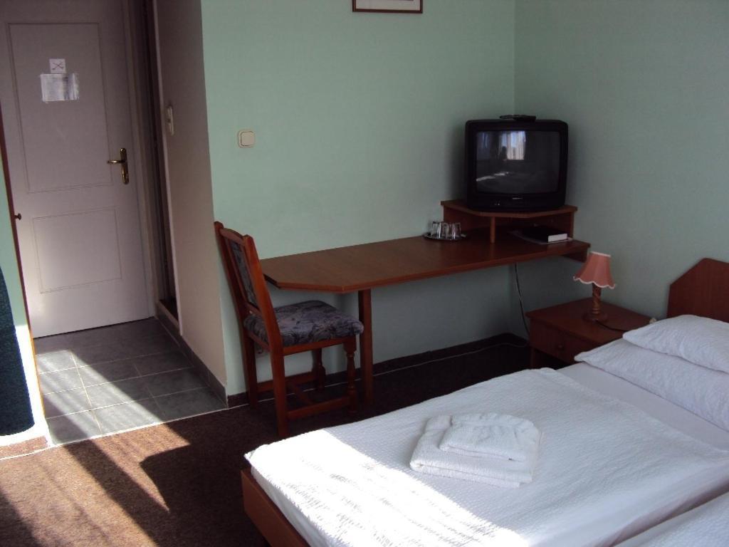 Fuezi Panzio Bed and Breakfast Sopron Kamer foto